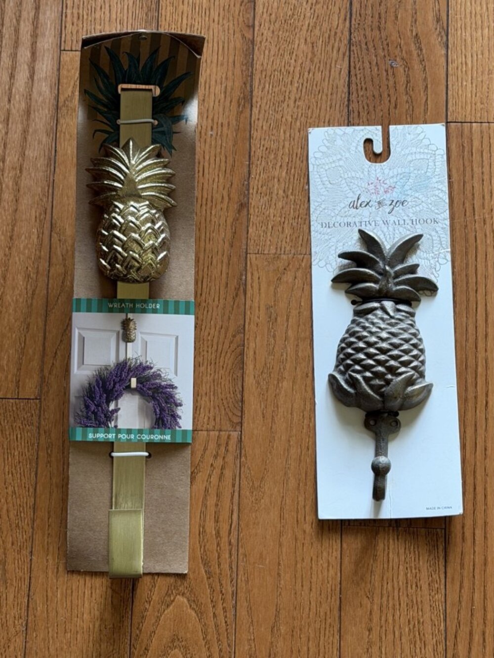 NEW - Pineapple Over-the-Door Wreath Hanger plus Wall Hook